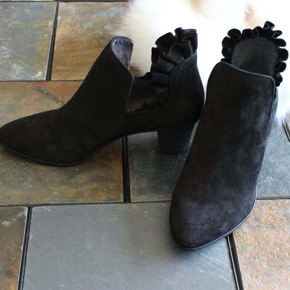 NWT - Lori Goldstein Collection Ankle Bootie w Ruffled detail - Picture 3 of 8